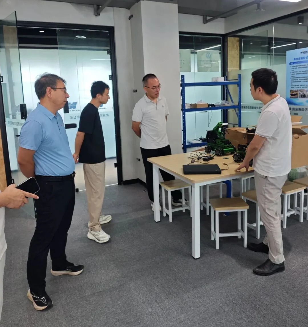 滁州学院人工智能学院赴南京秉蔚信息科技开展产教融合考察交流